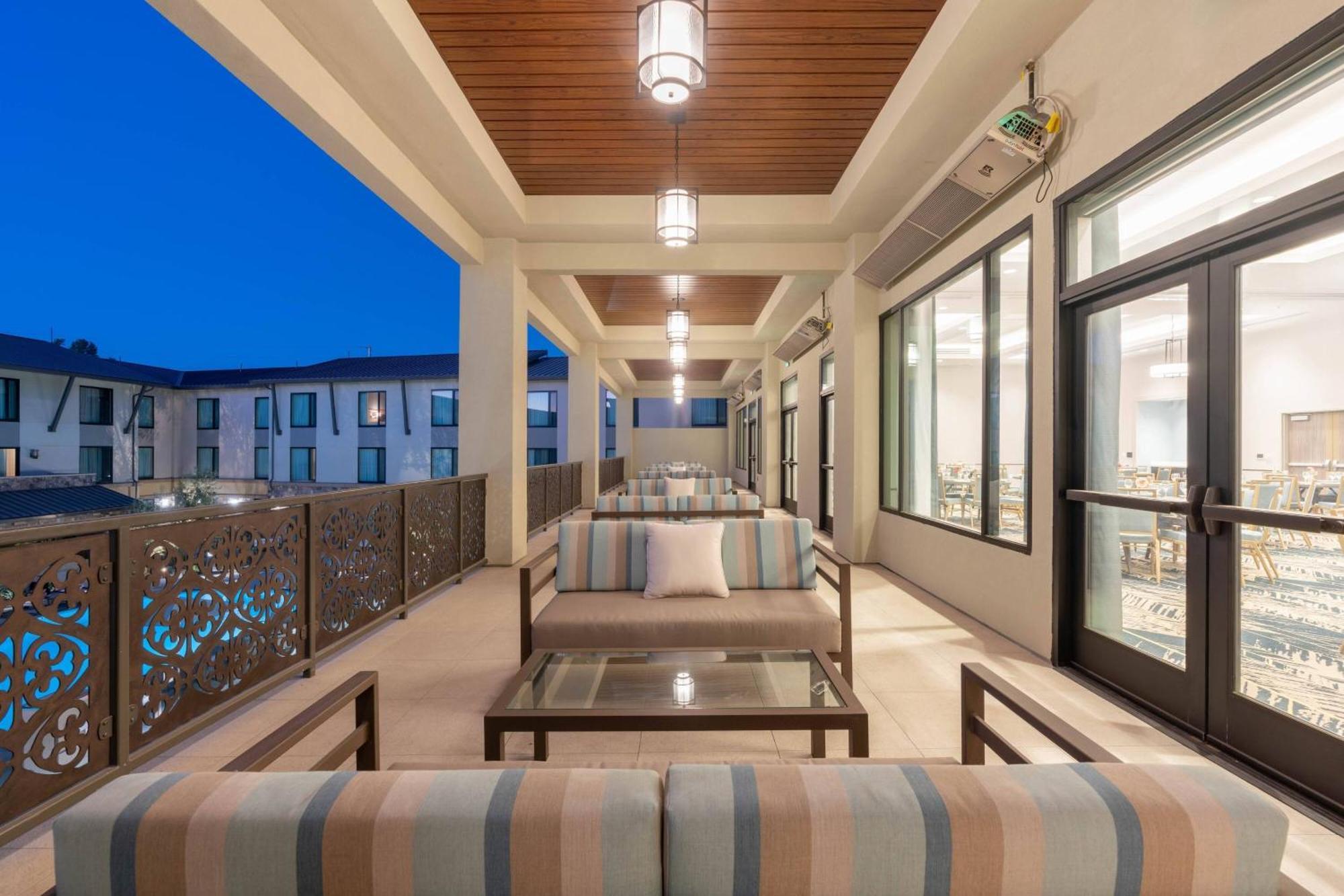 Towneplace Suites By Marriott Thousand Oaks Agoura Hills Exterior photo