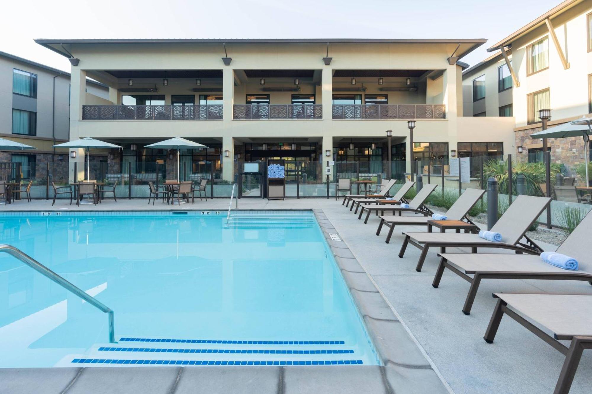 Towneplace Suites By Marriott Thousand Oaks Agoura Hills Exterior photo